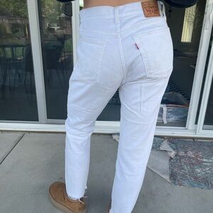 LEVIS WHITE HIGHWASTED JEANS